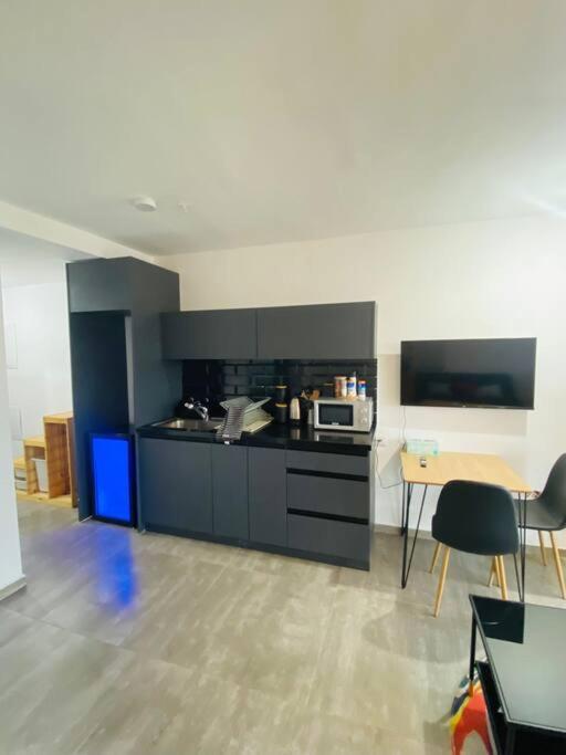 Lovely Flat In The Center 36 Apartment Tel Aviv Luaran gambar